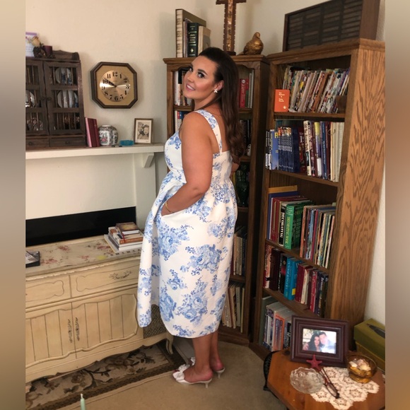 Meet your Posher, Danielle - Picture 4 of 4